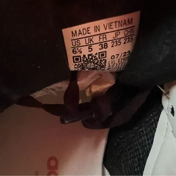 NWT Adidas Gazelle W Originals Sneakers Shadow Brown Cream Gum Size Women 6.5 - Picture 14 of 14